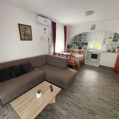 Apartmani Mirela Vrh  Kültér fotó