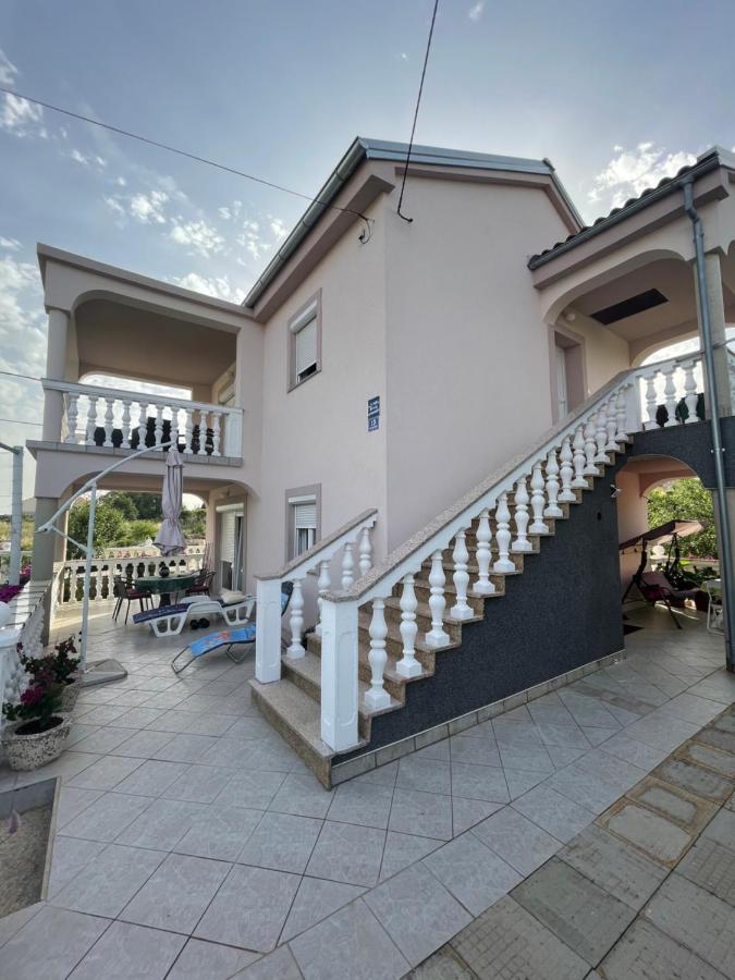 Apartmani Mirela Vrh  Kültér fotó