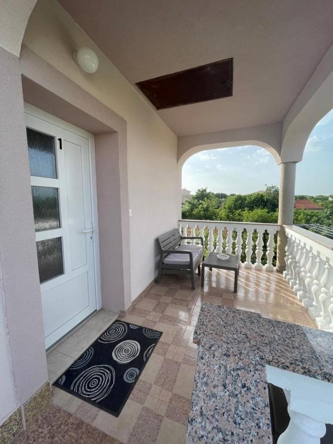 Apartmani Mirela Vrh  Kültér fotó