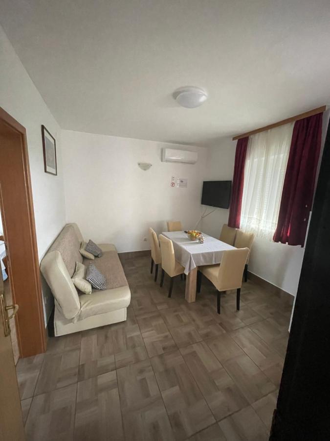 Apartmani Mirela Vrh  Kültér fotó