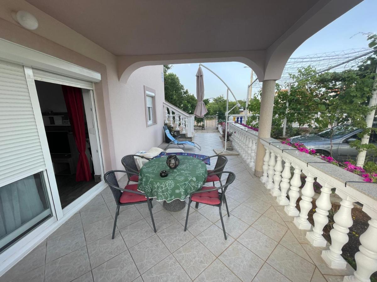 Apartmani Mirela Vrh  Kültér fotó